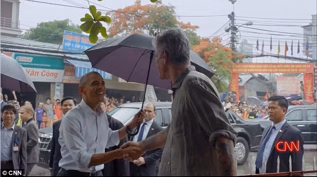 Tổng thống Obama và đầu bếp Anthony Bourdain