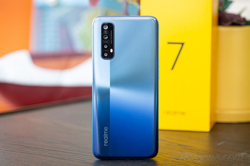 Khác biệt của Realme 7 đến từ mặt lưng máy (Ảnh: GSM Arena) Khác biệt của Realme 7 đến từ mặt lưng máy (Ảnh: GSM Arena)