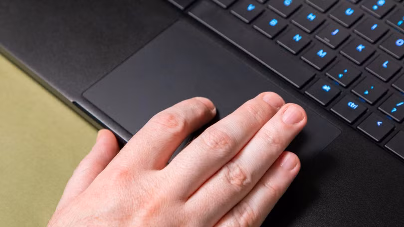 Phần Touchpad của máy (Ảnh: Tech Radar) Phần Touchpad của máy (Ảnh: Tech Radar)