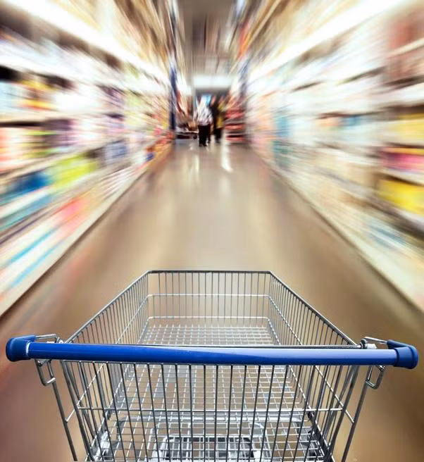 Các cửa hàng luôn cố gắng trang trí thật đẹp, thật hấp dẫn (Ảnh: Quora)