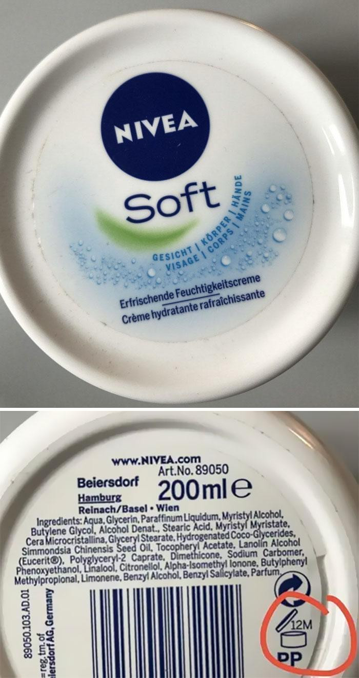Ở mặt sau các hộp mỹ phẩm, bạn thường xuyên nhìn thấy các ký hiệu như "6M", "12M" hoặc "24M". Những ký hiệu này cho chúng ta biết hạn sử dụng của sản phẩm sau khi ở nắp. Ví dụ như trong hình trên, hạn sử dụng của hộp kem dưỡng da này là 12 tháng sau khi mở nắp (Ảnh: Bored Panda)
