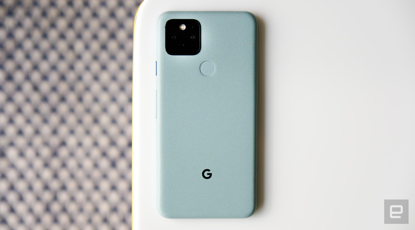 Google Pixel 5 được làm bằng chất liệu nhôm (Ảnh: Engadget)