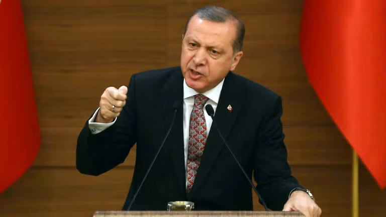 Erdogan: Tôi chắc chắn sẽ bị giết nếu nán lại 10 phút trong khách sạn.