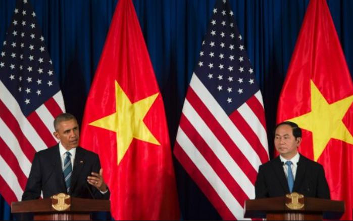 Tổng thống Hoa Kỳ Obama và Chủ tịch nước Trần Đại Quang tại Phủ Chủ tịch ở Hà Nội ngày 23/5/2016.