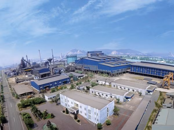 Đại gia ngành thép Hòa Phát khiến giới đầu tư lo ngại khi lấn sân sang lĩnh vực thức ăn chăn nuôi