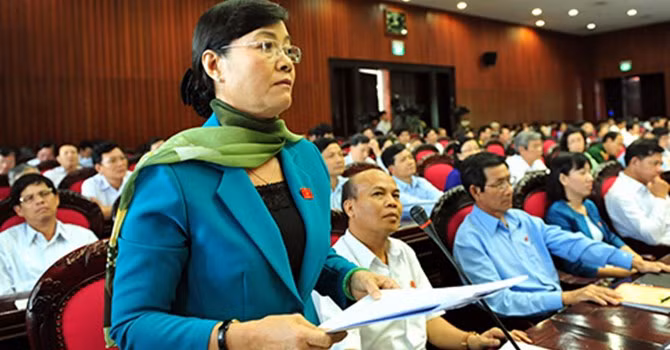 Trong kỳ họp Quốc hội này, Chủ tịch HĐND TP HCM Nguyễn Thị Quyết Tâm nhiều lần kiến nghị bỏ việc thu phí sử dụng đường bộ đối với xe máy. 