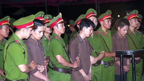 Tử hình hai sát thủ vụ thảm sát Bình Phước ảnh 2 Tử hình hai sát thủ vụ thảm sát Bình Phước ảnh 2