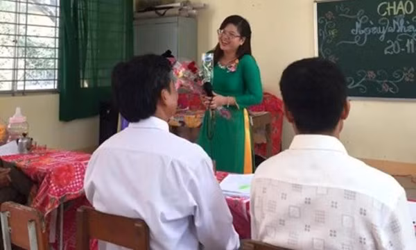 Cô giáo Hải Âu.