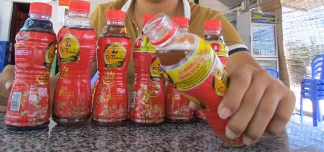 "Xử" xong vụ NumbeOner "có ruồi", Dr. Thanh của Tân Hiệp Phát lại...có cặn