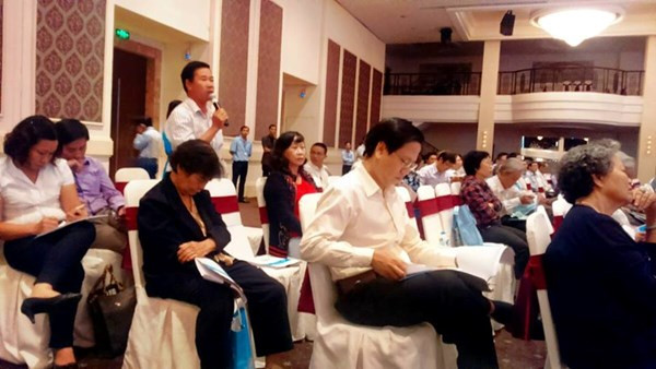 Cổ đông tranh cãi gay gắt tại đại hội (Ảnh: PD)