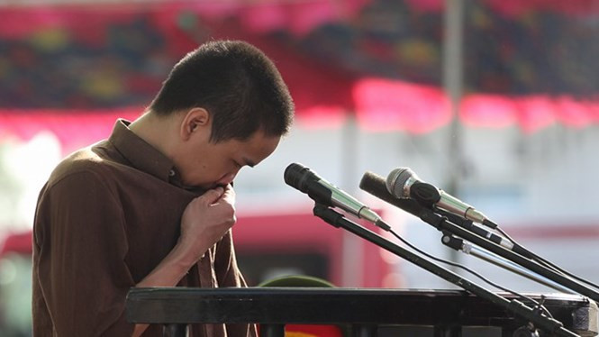 Tin nóng 24h: Nước mắt sát thủ giết 6 người, Xử chai nước giá nửa tỷ, “Cao bồi” Trung Quốc trên biển Đông, Quân Syria thắng lớn