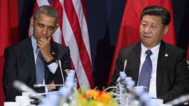 Tổng thống Mỹ Barack Obama gặp Chủ tịch Trung Quốc Tập Cận Bình bên lề hội nghị COP 21 ở Paris, ngày 30.11.2015.