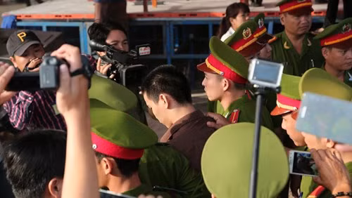 Xét xử vụ thảm sát ở Bình Phước: Dương và Tiến bật khóc khi bị đề nghị án tử hình ảnh 31