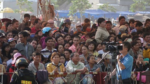 Xét xử vụ thảm sát ở Bình Phước: Dương và Tiến bật khóc khi bị đề nghị án tử hình ảnh 37