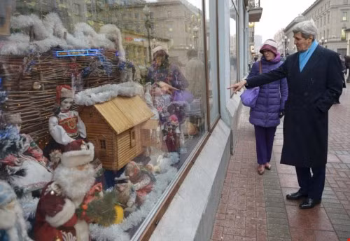 Hội đàm Kerry - Putin: Mỹ không còn chính sách cô lập Nga ảnh 1