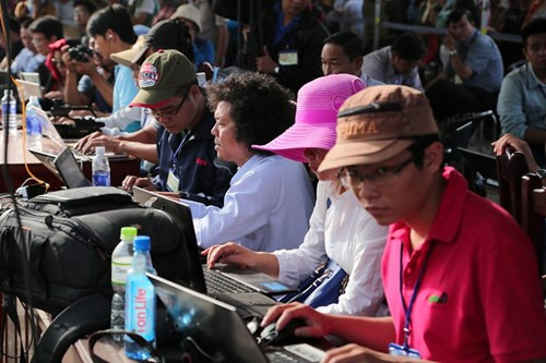 Xét xử vụ thảm sát ở Bình Phước: Dương và Tiến bật khóc khi bị đề nghị án tử hình ảnh 13