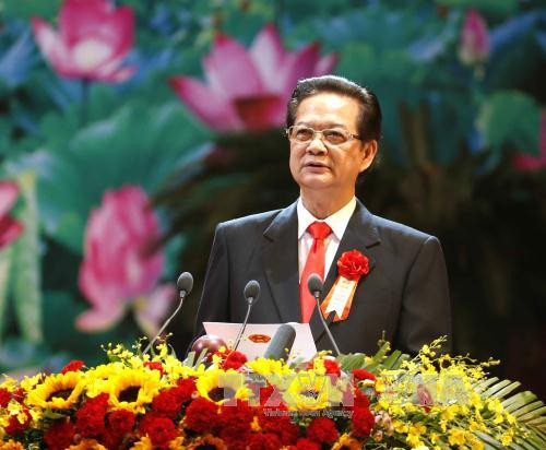 Thủ tướng Nguyễn Tấn Dũng, Chủ tịch Hội đồng Thi đua-Khen thưởng Trung ương phát động thi đua tại Đại hội. Ảnh: TTXVN