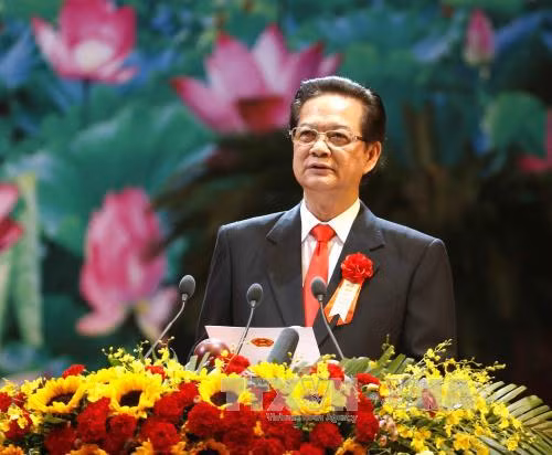 Thủ tướng Nguyễn Tấn Dũng, Chủ tịch Hội đồng Thi đua-Khen thưởng Trung ương phát động thi đua tại Đại hội. Ảnh: TTXVN