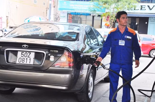 Giá xăng sẽ giảm vào ngày mai (4/1)?