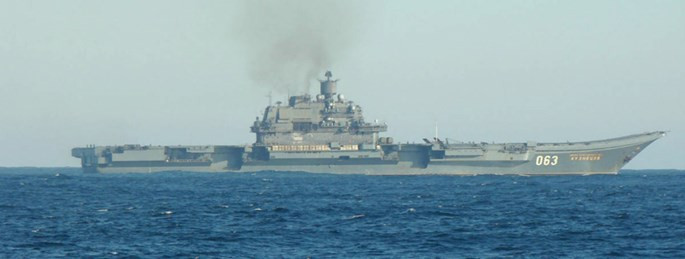 Clip tàu sân bay Trung Quốc thua xa tàu sân bay Nga ảnh 3