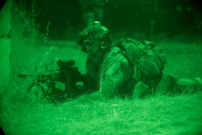 Quân đội Mỹ nhận nhiều vũ khí mới, từ tàu sân bay đến… dao phát cây ảnh 5