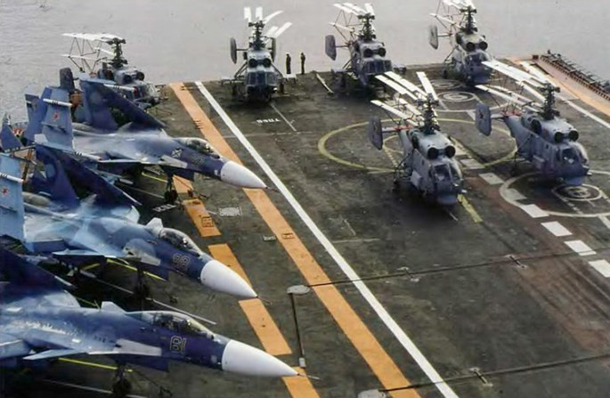 Clip tàu sân bay Trung Quốc thua xa tàu sân bay Nga ảnh 4