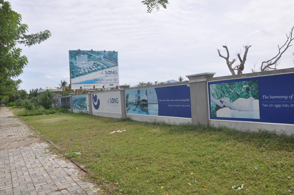 Nhiều dự án bị bỏ hoang bởi không có tiền để đầu tư.