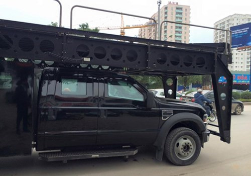 Siêu xe chống khủng bố của công an Hà Nội ảnh 2 Siêu xe chống khủng bố của công an Hà Nội ảnh 2