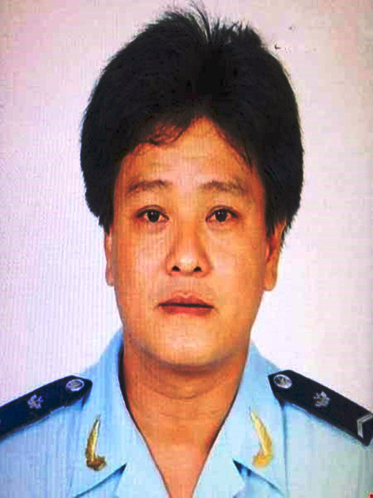 Ngóc đầu không nổi vì phí “bôi trơn” ảnh 1