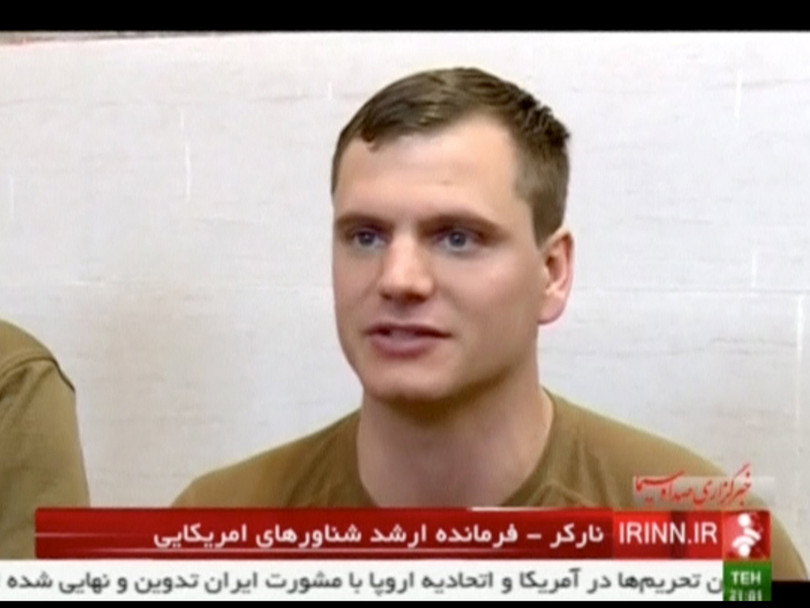 Iran công bố clip lính Mỹ 'rối rít' xin lỗi Iran - ảnh 1