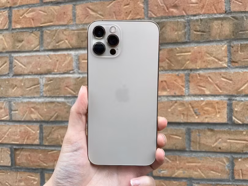 Cụm camera sau của iPhone 12 Pro (Ảnh: Business Insider)