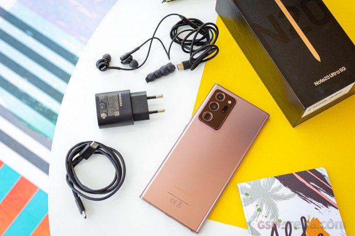 Samsung Galaxy Note 20 Ultra cũng có một thiêt kế vuông vức (Ảnh: GSM Arena) Samsung Galaxy Note 20 Ultra cũng có một thiêt kế vuông vức (Ảnh: GSM Arena)