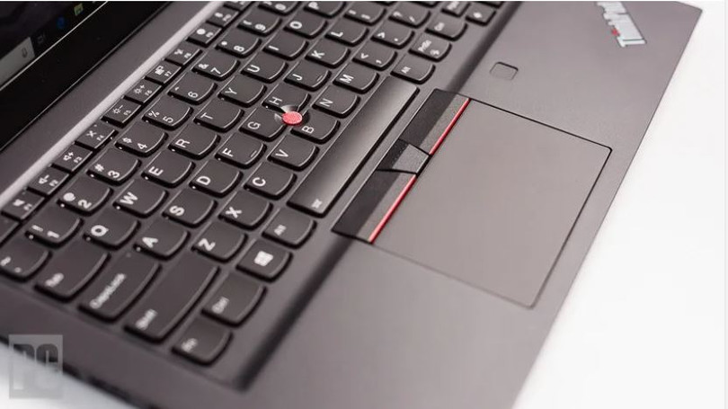 Bàn phím trên ThinkPad T490s cho cảm giác gõ tốt (Ảnh: PC Mag) Bàn phím trên ThinkPad T490s cho cảm giác gõ tốt (Ảnh: PC Mag)