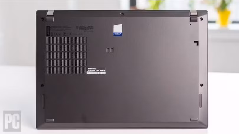 Lenovo ThinkPad T490s không có card đồ họa rời (Ảnh: PC Mag)