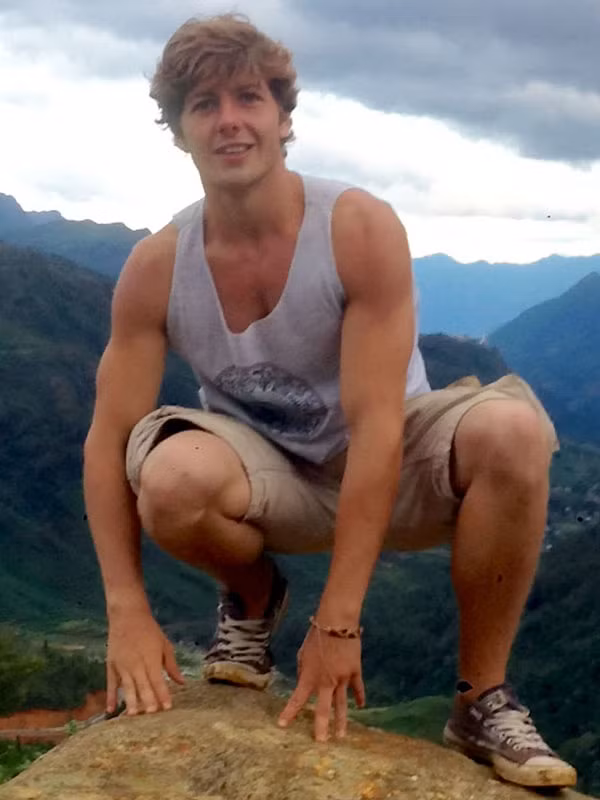 Aiden Shaw Webb (ảnh: báo Tấm Gương, Anh).