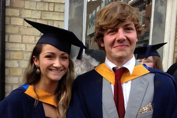 Aiden Shaw Webb và bạn gái Bluebell Baughan (24 tuổi).