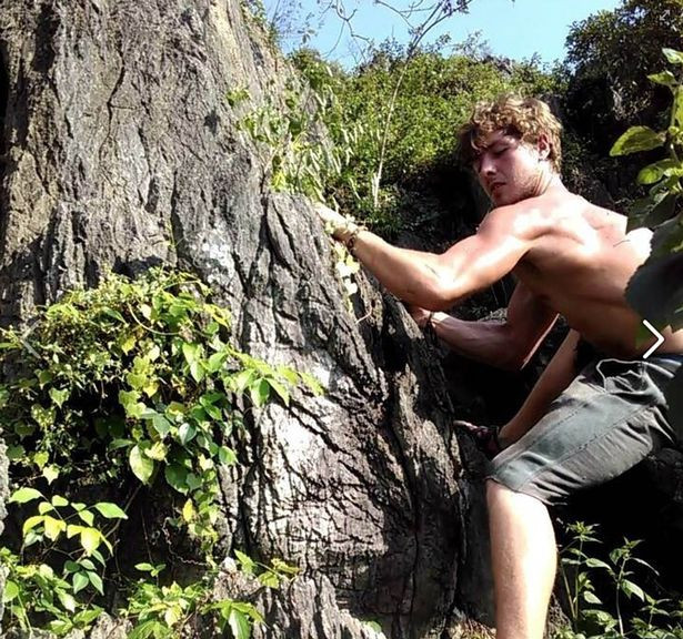 Aiden Shaw Webb và hình ảnh khi đang leo núi du lịch ở Việt Nam.