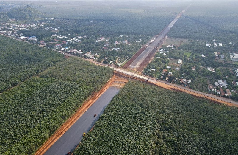 Cao tốc Dầu giây - Phan Thiết hoàn thành tháng 12/2022 sẽ rút ngắn quãng đường từ Thành phố Hồ Chí Minh đi Phan Thiết còn 1h 40 phút.