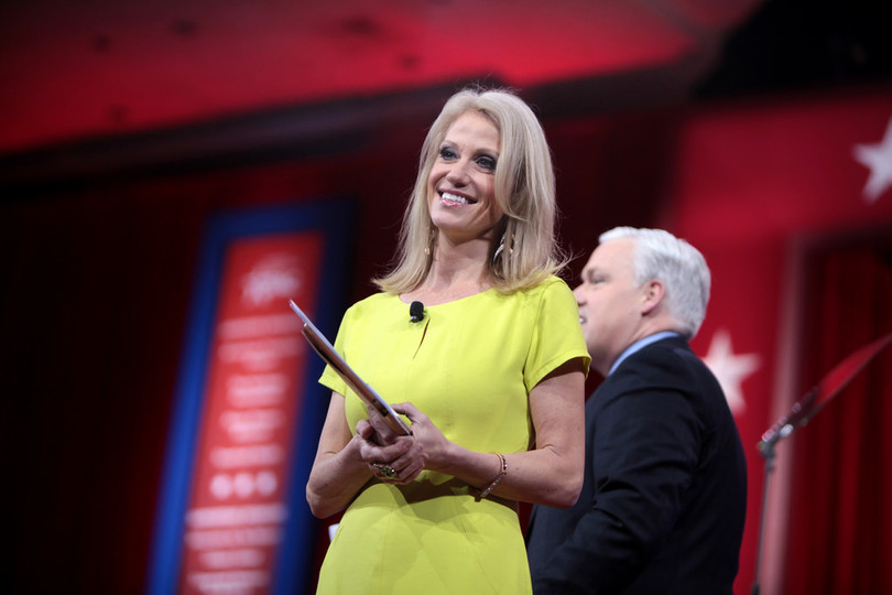 Bà Kellyanne Conway.
