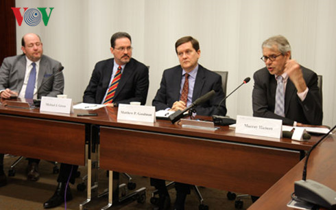 Gặp gỡ báo chí về chuyến thăm của Tổng thống Barack Obama đến Việt Nam tại Trung tâm nghiên cứu Chiến lược và Quốc tế (CSIS) ở Washington DC. (ảnh VOV)