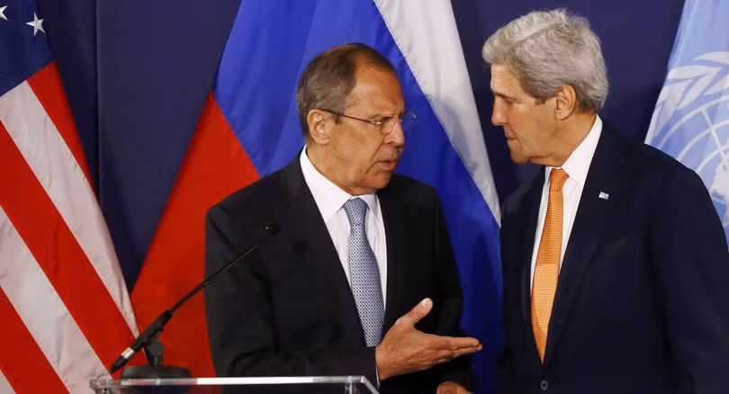 Ngoại trưởng Mỹ John Kerry và người đồng cấp Nga trong một cuộc gặp gỡ (ảnh tư liệu Sputnik)