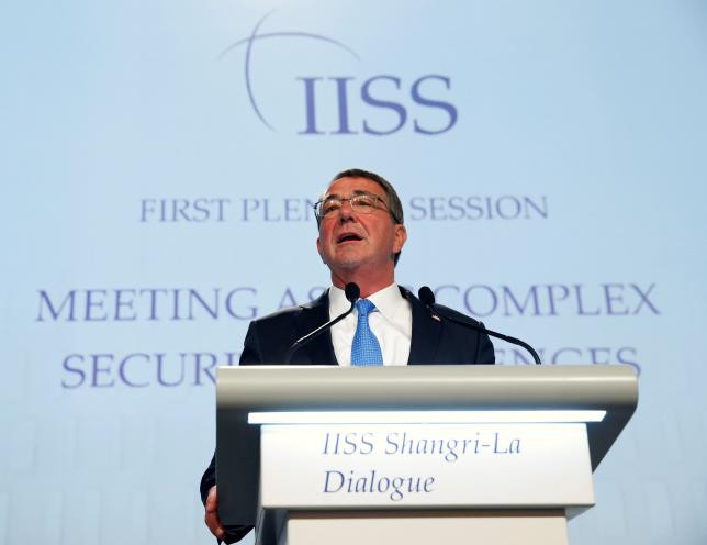 Bộ trưởng Quốc phòng Mỹ Ash Carter phát biểu tại Shangri-La 2016 sáng 4/6/2016 (ảnh Reuters).