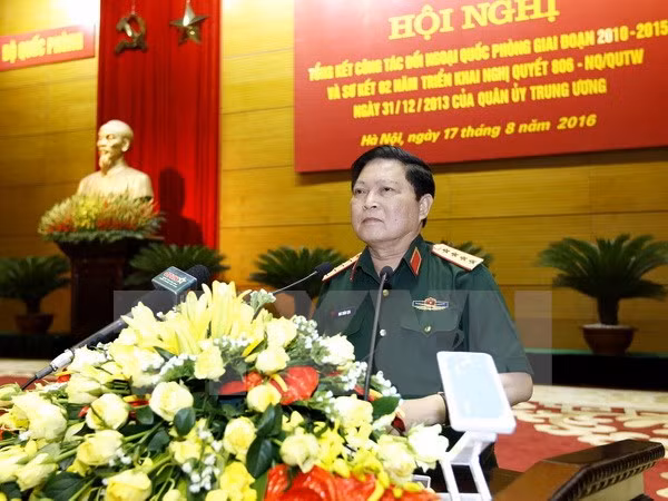 Đại tướng Ngô Xuân Lịch, Ủy viên Bộ Chính trị, Phó Bí thư Quân ủy Trung ương, Bộ Trưởng Bộ Quốc phòng phát biểu tại một hội nghị. (Ảnh: An Đăng/TTXVN)