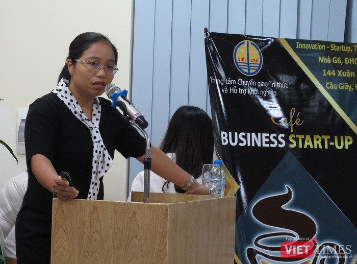 Tiến sĩ Nguyễn Tuyết Mai giới thiệu về dự án Khởi nghiệp Bio-SAP từ phụ phẩm nông nghiệp. Ảnh: VietTimes.