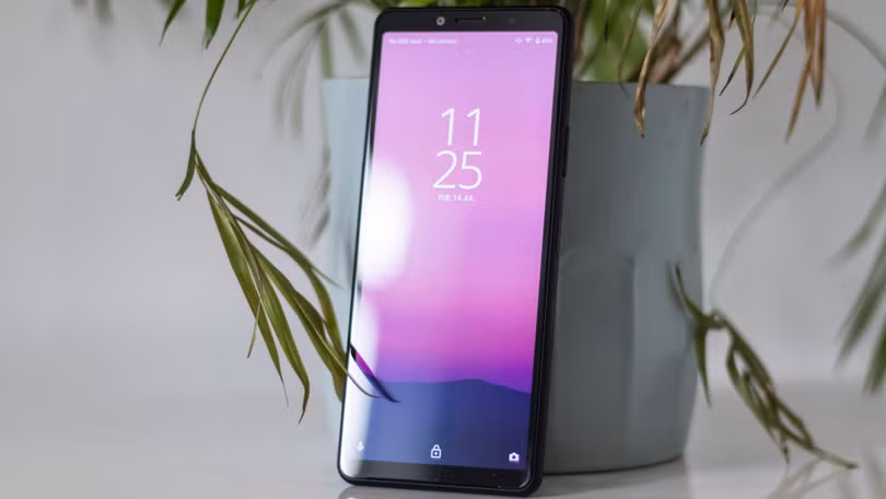 Sony Xperia 10 II chỉ được trang bị chip Snapdragon 665 (Ảnh: Expert Reviews)