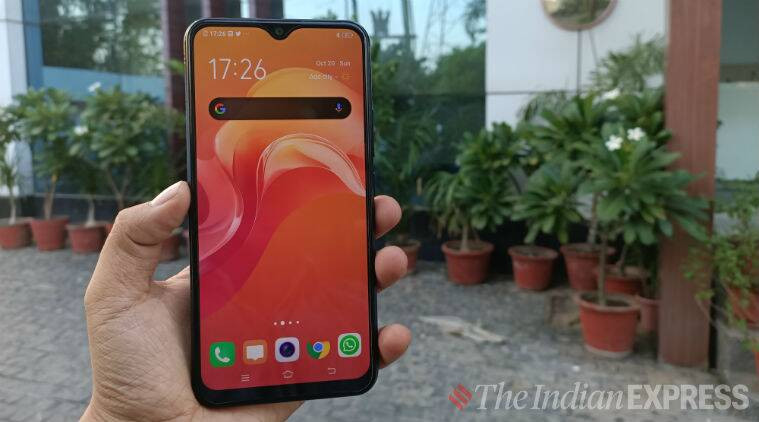 Máy chỉ sử dụng tấm nền IPS LCD với độ phân giải HD+ (Ảnh: The Indian Express)