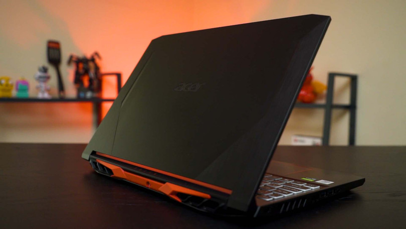 Acer Nitro 5 2020 sở hữu thiết kế hầm hố (Ảnh: Laptop Mag)