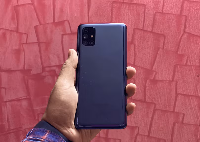 Cụm camera sau của Samsung Galaxy M51 được thiết kế mỏng (Ảnh: Smart Prix)