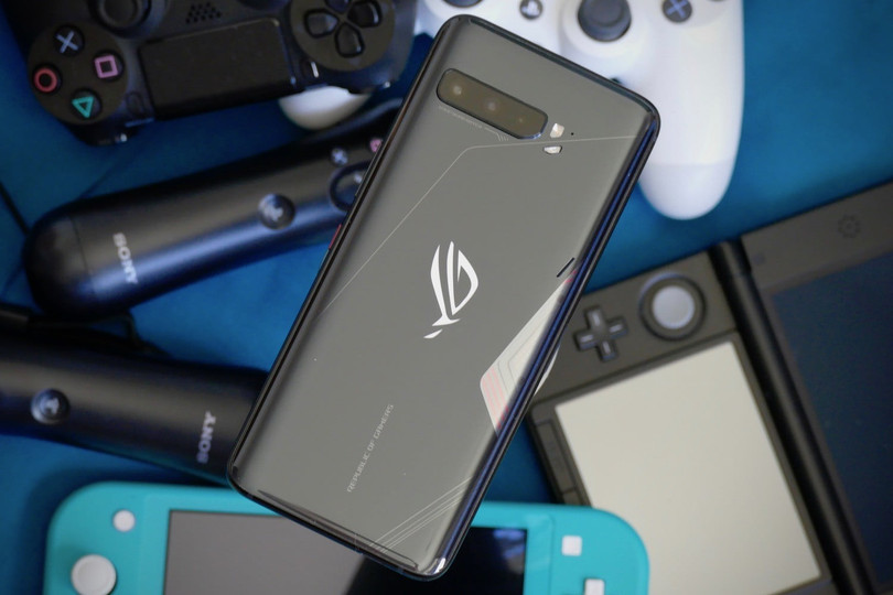 Mặt lưng của Asus ROG Phone 3 được thiết kế thanh thoát (Ảnh: Digital Trends) Mặt lưng của Asus ROG Phone 3 được thiết kế thanh thoát (Ảnh: Digital Trends)