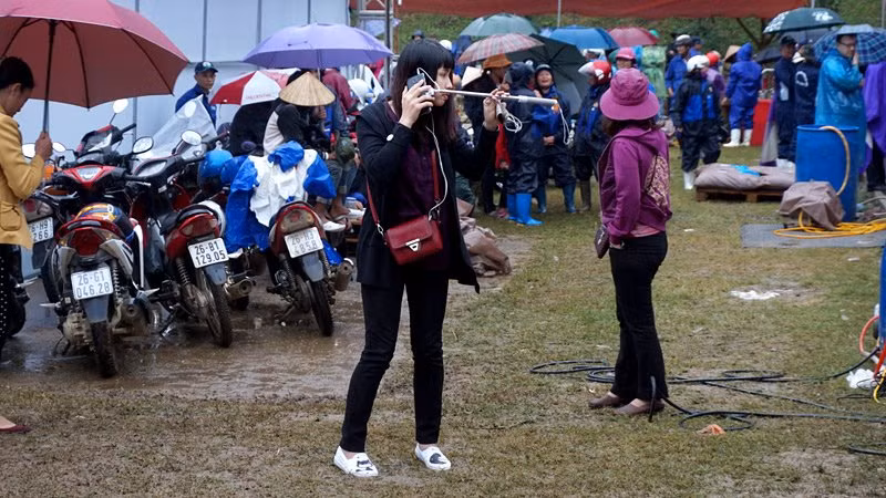 Chụp ảnh “tự sướng” len lỏi đến mọi ngõ ngách đời thường ảnh 10